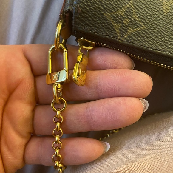 Beautiful Louis Vuitton Eva Clutch - Picture 3 of 8